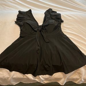 Plus size Black ruffle high back swim top size 1X